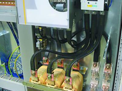 Zein kobrezko busbar konektore erabiliko da goi-tentsioko banaketa-ekipoetarako?